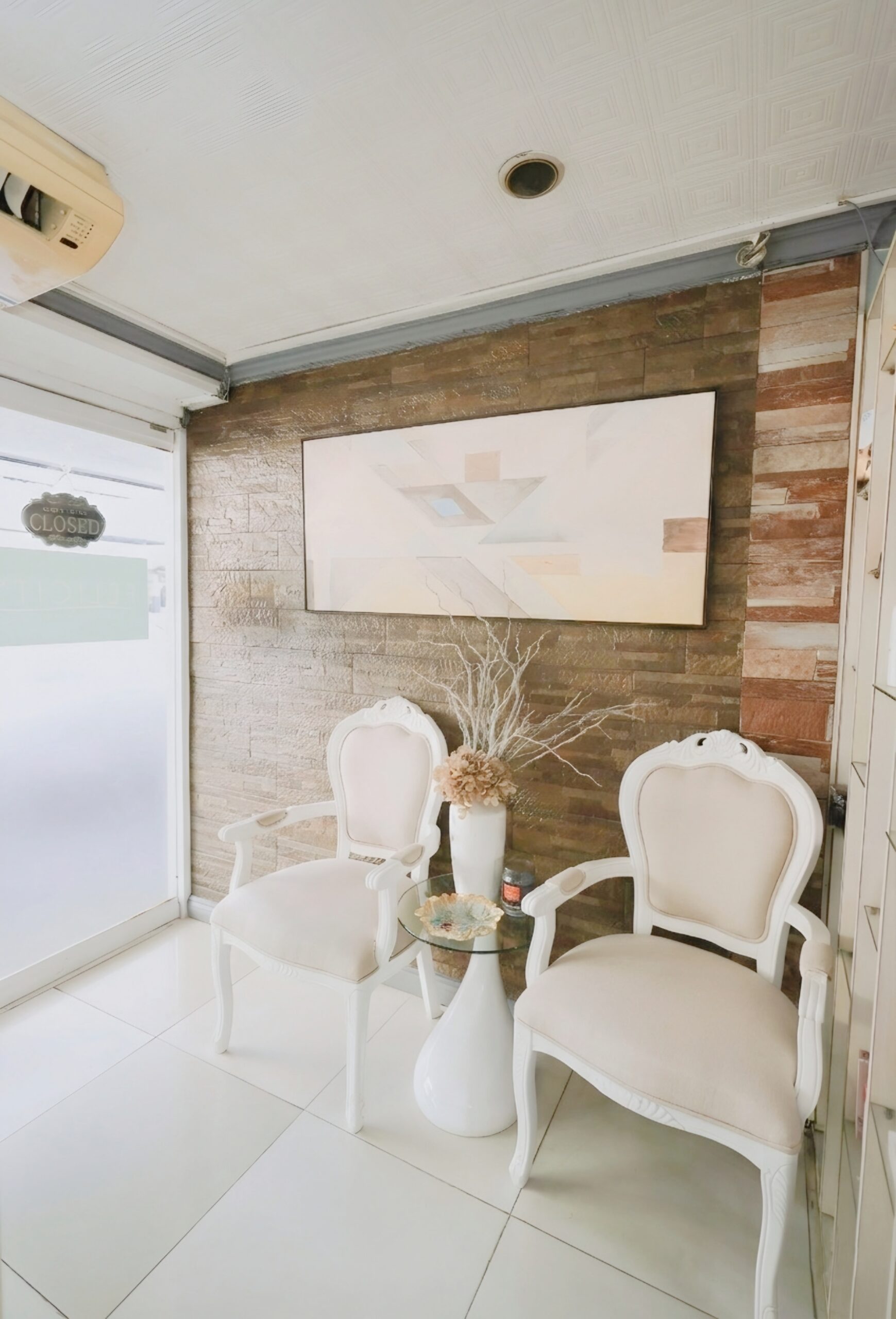 {"remix_data":[],"remix_entry_point":"challenges","source_tags":[],"origin":"unknown","total_draw_time":0,"total_draw_actions":0,"layers_used":0,"brushes_used":0,"photos_added":0,"total_editor_actions":{},"tools_used":{"ai_enhance":1},"is_sticker":false,"edited_since_last_sticker_save":true,"containsFTESticker":false}